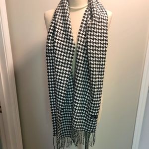 Cashmere Feel Italy Design Houndstooth Pattern Scarf